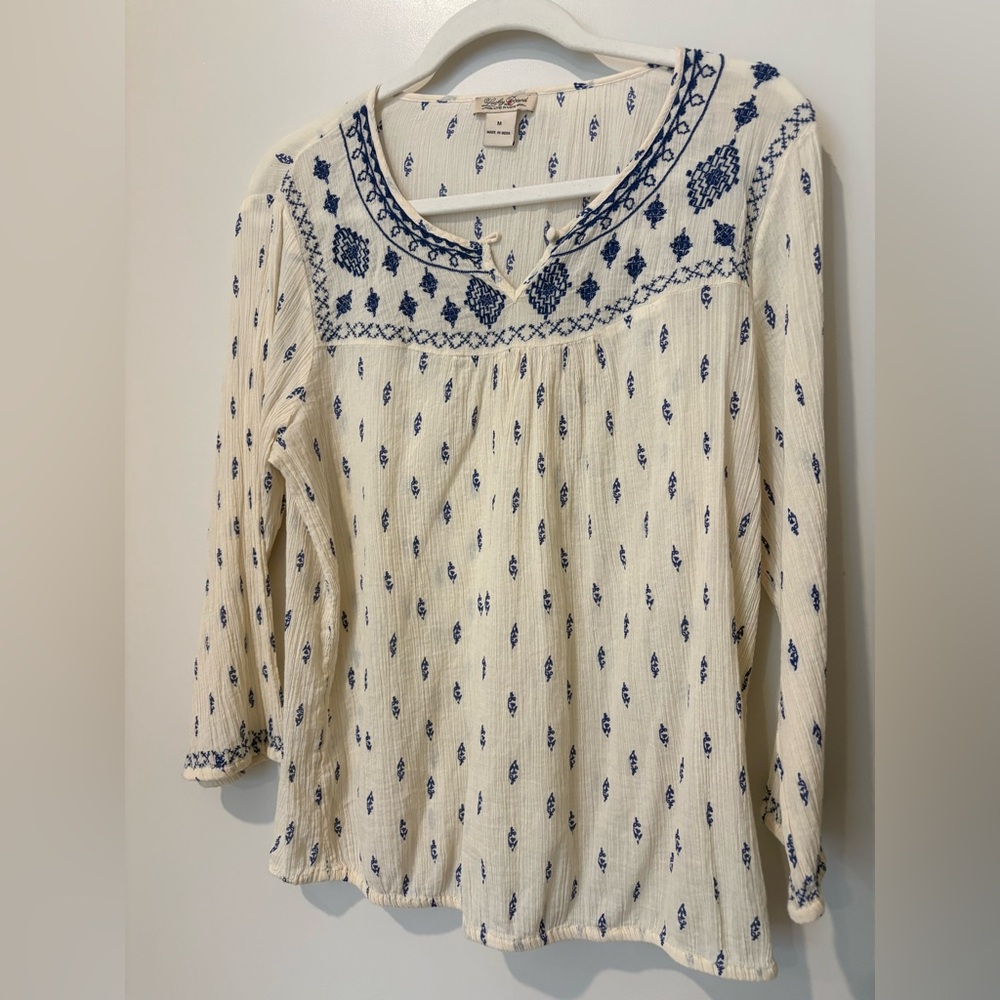 Lucky Brand Cream Blue Embroidered Peasant Top Hippie Boho Artsy Cottage Cotton
